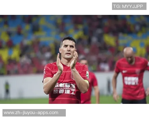 成都蓉城在2025中国足协杯第三轮中以3比0战胜对手展现强劲实力